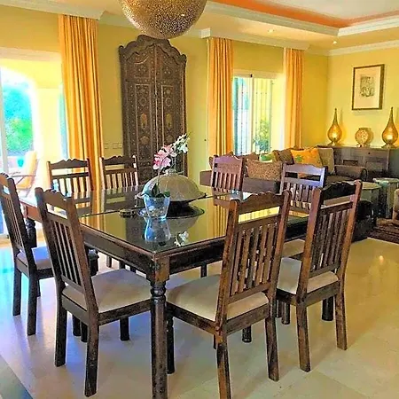 Majestic Comfortable Hotel Estepona