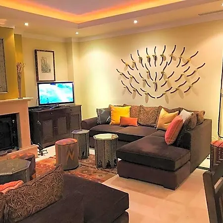 Majestic Comfortable Hotel 4*